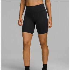 Lululemon black biker short size 10, with pockets